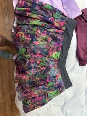 lululemon athletica Multicolor Floral Pleated Skirt with Black Waistband